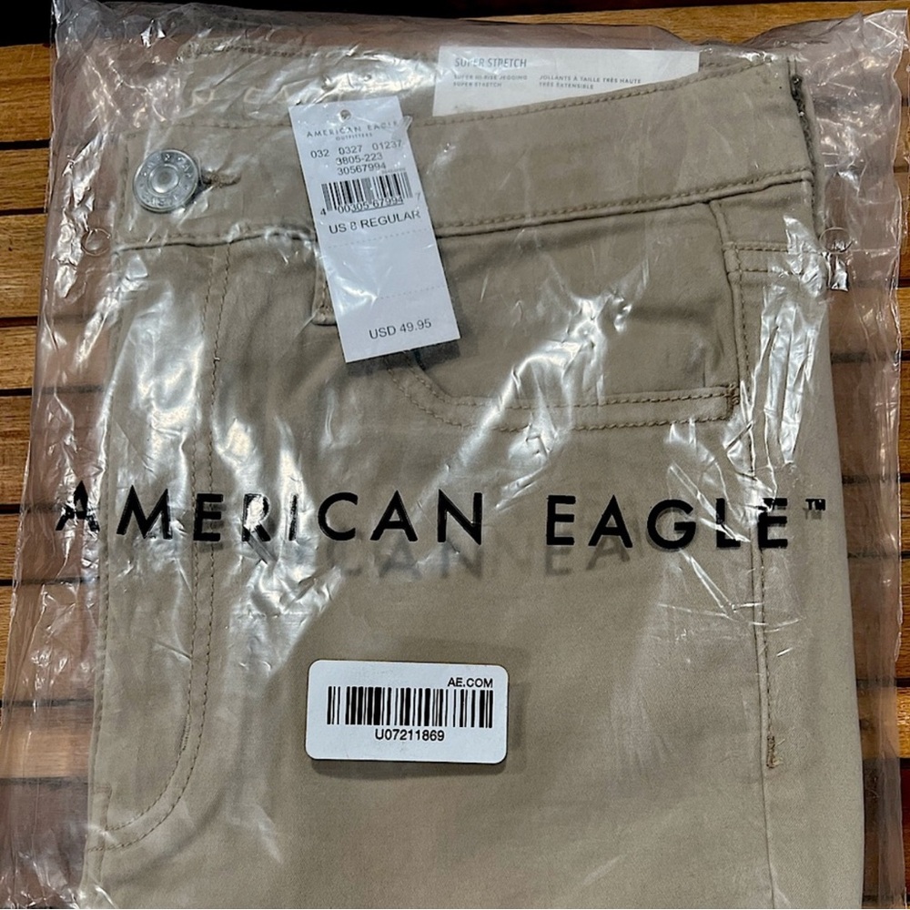 NWT American Eagle Super Hi Rise
Super Stretch Jegging